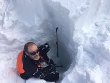 At 8400', N aspect, HS=340cm, facet layer buried 150cm down.