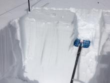 ECTX on SE aspect, 6750', 27 degree slope, with no defined sun crust below recent storm snow.