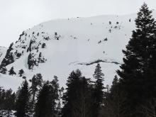 Glide Crack in top of underlying granite slab