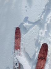 Breakable crust on E-SE-S-SW-W aspects.