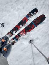 1 inch of surface wet snow on S slopes at 7,800' at 12:20pm. Far enough below the ridgetop to be out of the wind.