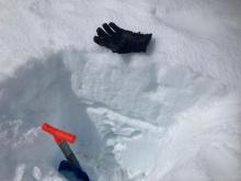 9400' E aspect. Good refreeze of the snowpack with 2'' of soft surface snow on top of an 8'' M/F crust.  1.5' of wet grains below M/F crust.