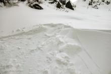 Surface snow is not bonding well to rain crust below, difficult skinning. 