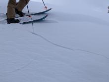 Shooting crack on a wind loaded feature