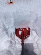 Shovel at the bottom of the supportable crust 